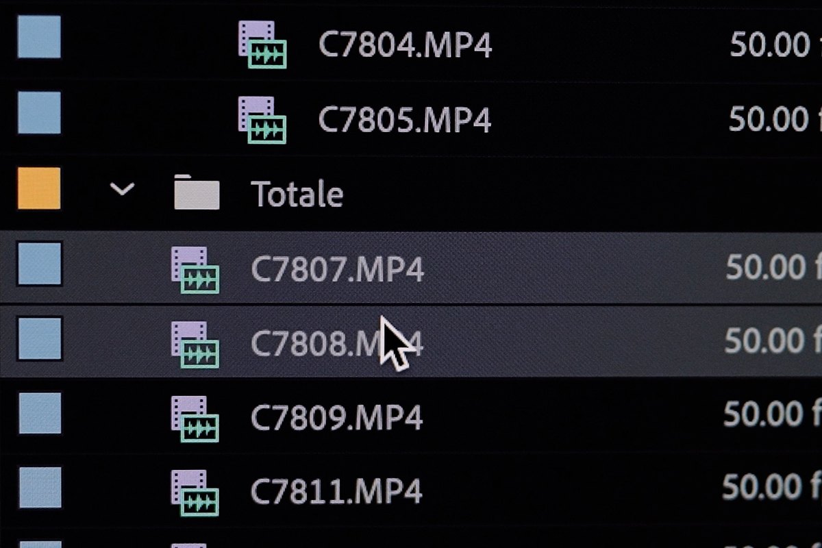 Medienliste in Adobe Premiere mit importierten Videoclips und Bildraten