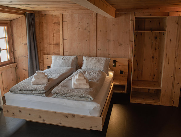 Zimmer im Hotel Pensiuina in Sent
