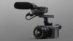 Sony FX2 mit Griff und Mikrofon